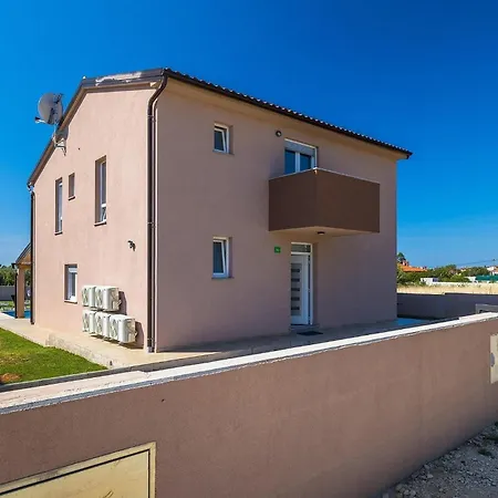 Enjoy Semesterbostad *